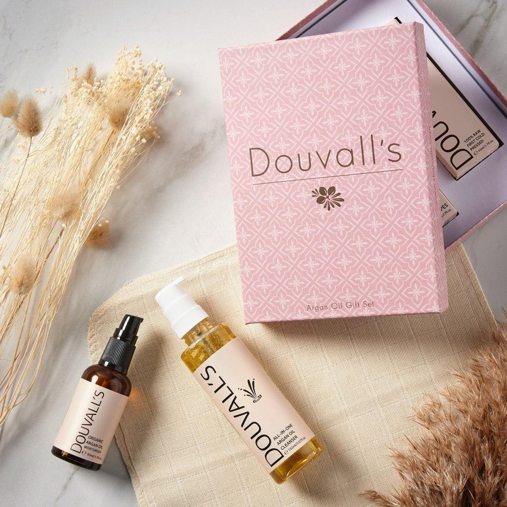 Douvalls argan skincare set, argan oil, cleansing oil, muslin cloth. gift set, skincare gift set, argan oil set, cleaning oil, makeup remover, muslin, face cloth, exfoliator, argan moisturiser. 